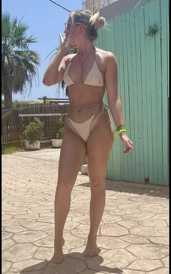 🔥 Women in bikinis page leaked private photo uncensored full