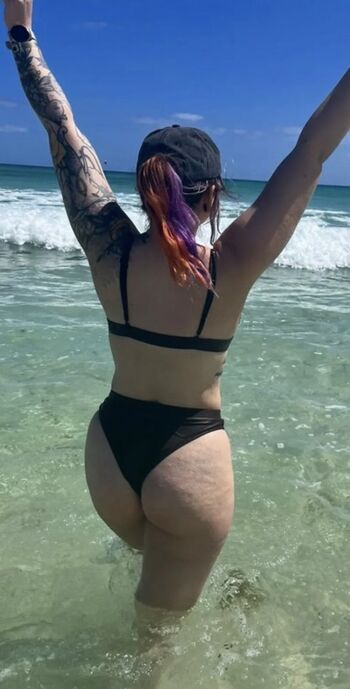 🔥 Women in bikinis page leaked private photo uncensored full