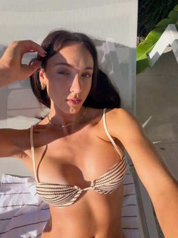 🔥 Women in bikinis page leaked private photo uncensored full