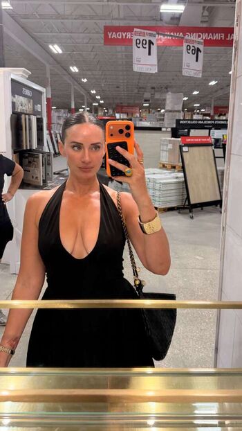 🔥 Yesjulz  page leaked private photo uncensored full