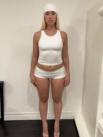 🔥 Yesjulz  page leaked private photo uncensored full