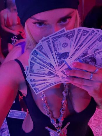 🔥 Yesjulz  page leaked private photo uncensored full