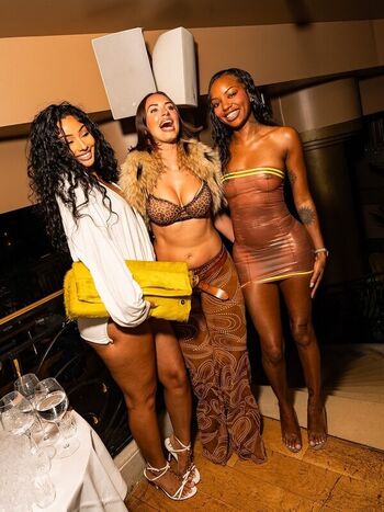 🔥 Yesjulz  page leaked private photo uncensored full