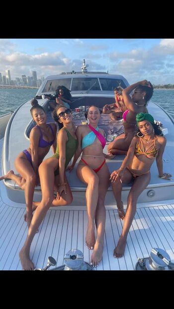 🔥 Yesjulz  page leaked private photo uncensored full