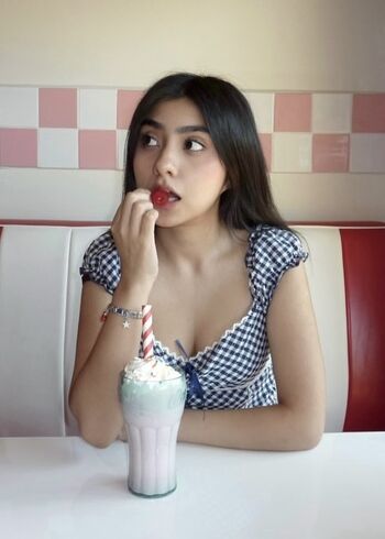🔥 Zoerikaa leaked private photo uncensored full