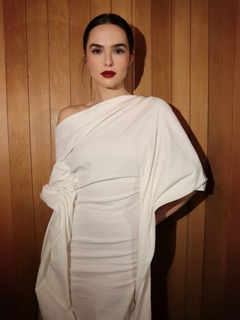 🔥 Zoey deutch page leaked private photo uncensored full