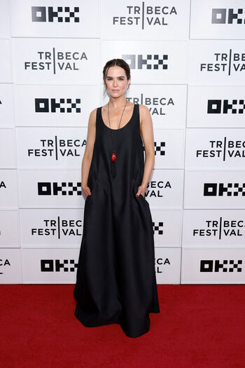 🔥 Zoey deutch page leaked private photo uncensored full