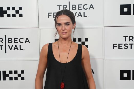🔥 Zoey deutch page leaked private photo uncensored full